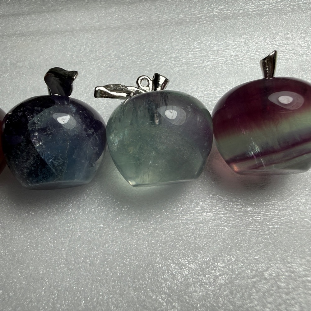 Set of 5 pcs Rainbow Fluorite Crystal Mini Apple Carvings "Genius Stone" - Picture 2 of 10